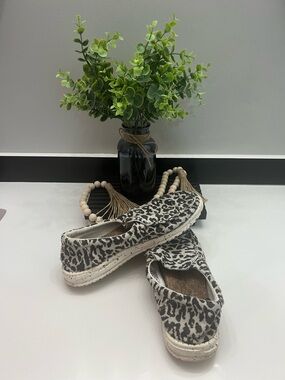 Hey Dude Women's Leopard Print Espadrilles - Gray & Black